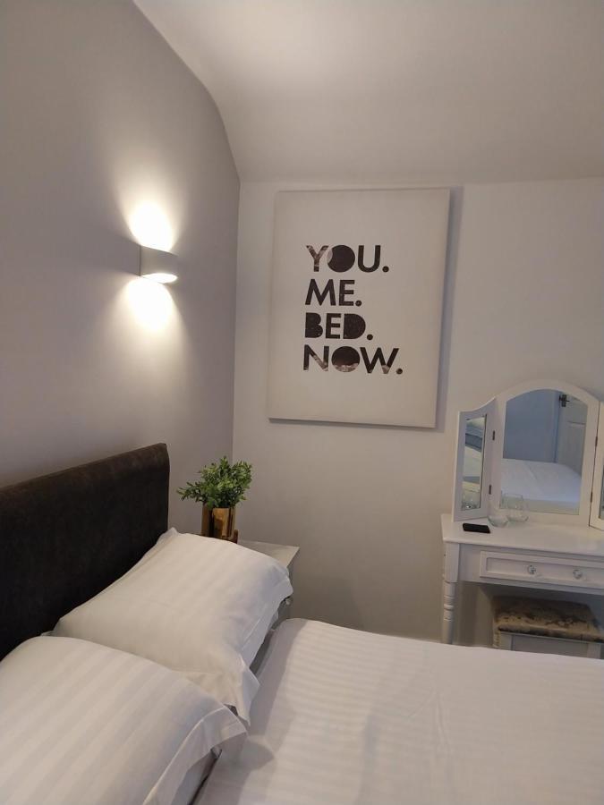 ホテル The Rosedene ランディドノー 部屋 写真